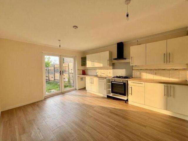 Townhouse for sale in Lings, Northampton