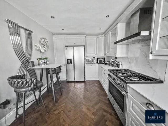 Townhouse for sale in Bierley, West Yorkshire