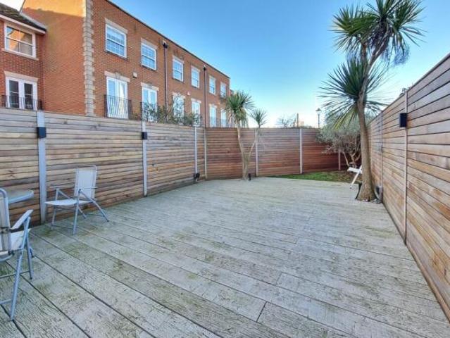 Townhouse for sale in Hampshire