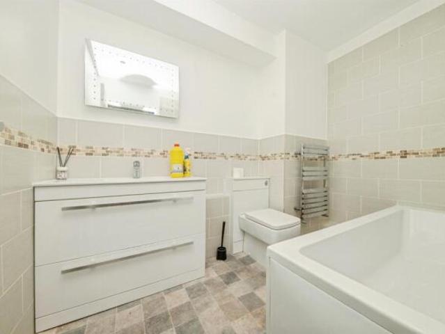 Townhouse for sale in Key Street, Suffolk
