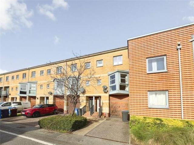 Townhouse for sale in Key Street, Suffolk