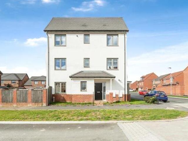 House for sale in Pontefract, West Yorkshire