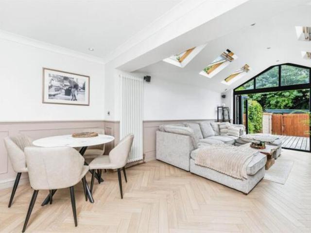 Townhouse for sale in Longwood, West Yorkshire