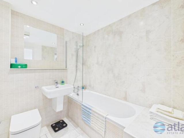 Townhouse for sale in Woolton, Calderstones