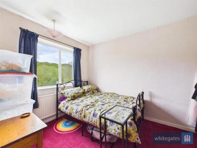 Townhouse for sale in Greengates, West Yorkshire