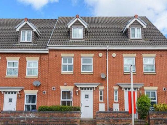 House for sale in Halesowen, West Midlands