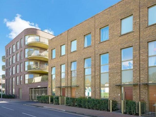Townhouse for sale in Kidbrooke, Greater London
