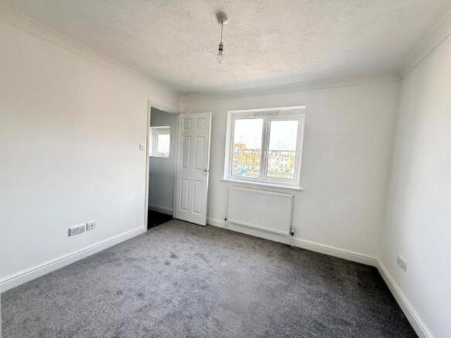 Townhouse for sale in Sovereign Harbour, Eastbourne