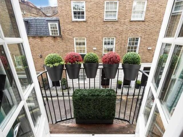 Townhouse for sale in Cat Hill