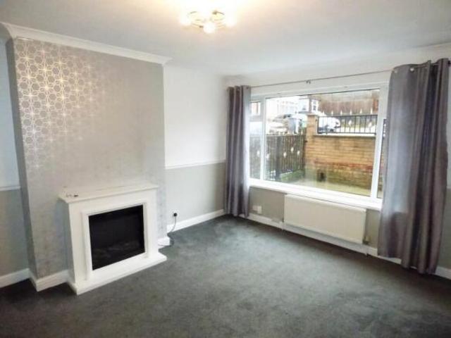 Townhouse for sale in Pudsey, West Yorkshire