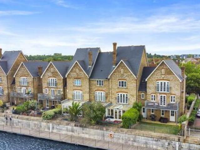 House for sale in Brompton, Gillingham