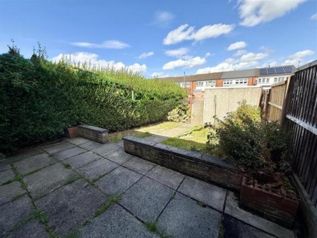 Townhouse for sale in Calderstones