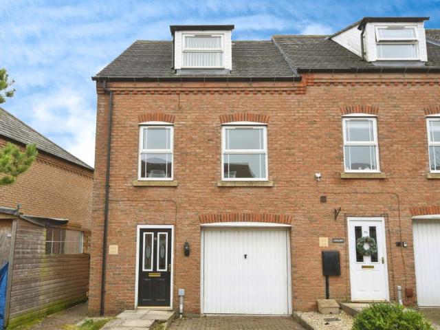 Townhouse for sale in Lincoln