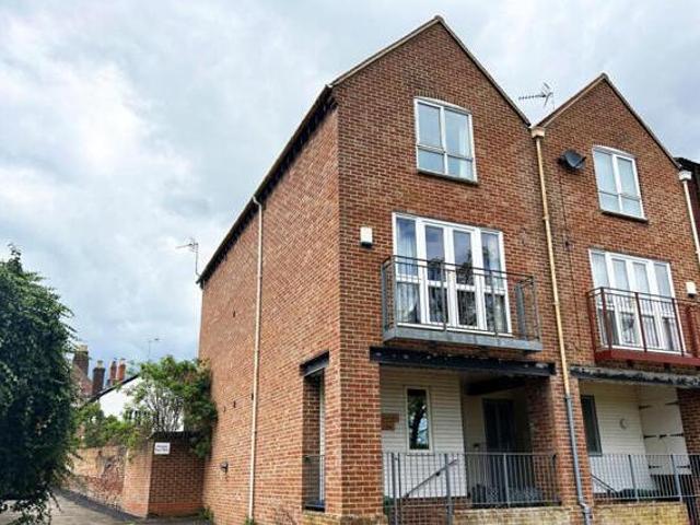 House for sale in Priors Park, Tewkesbury