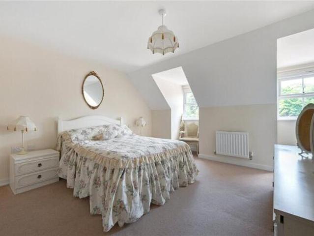 Townhouse for sale in Hampshire