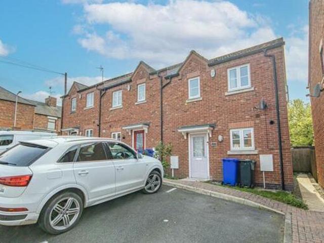 House for sale in The Wharf, Beamhurst