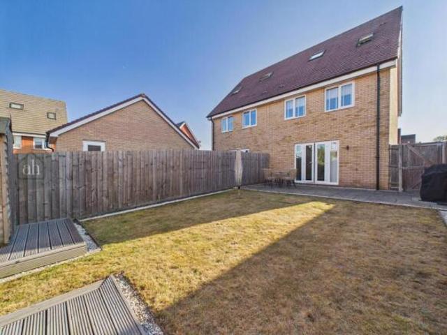 Townhouse for sale in Washbrook, Chelmondiston