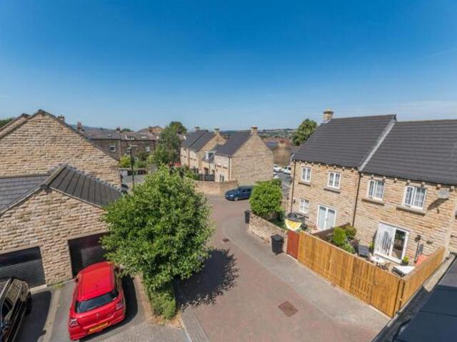 Townhouse for sale in Cambridge Estate, Otley