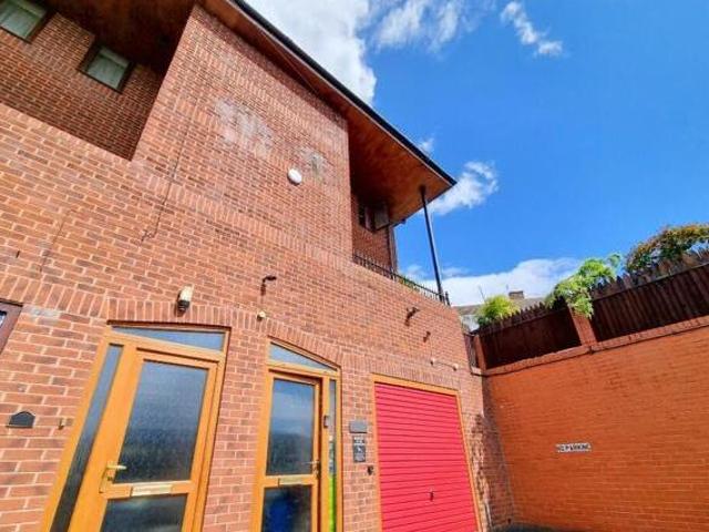 House for sale in The Ronkswood, Worcestershire