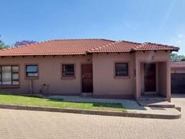 Townhouse for sale in Waterkloof, Gauteng