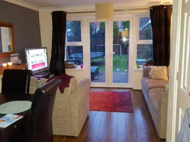 House for rent in Plant's Green, Fold Hill
