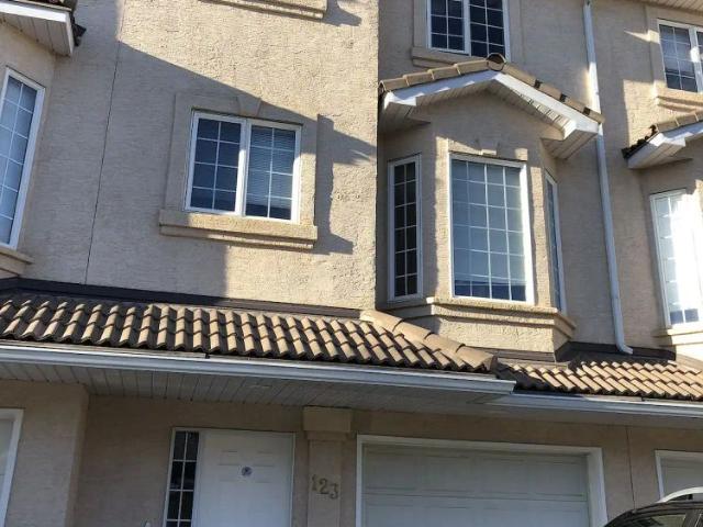 Townhouse for rent in Hamptons, Calgary