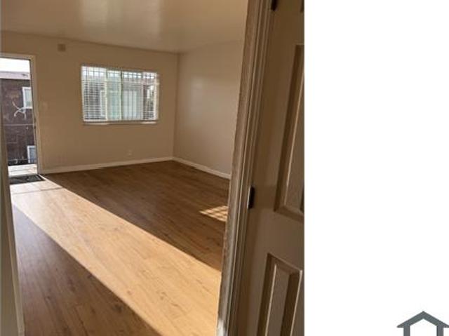 Townhouse for rent in Oakland