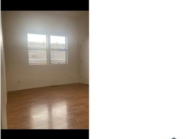 Townhouse for rent in Oakland