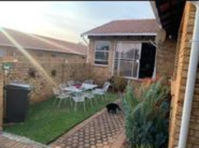 Townhouse for rent in Kagiso, Gauteng