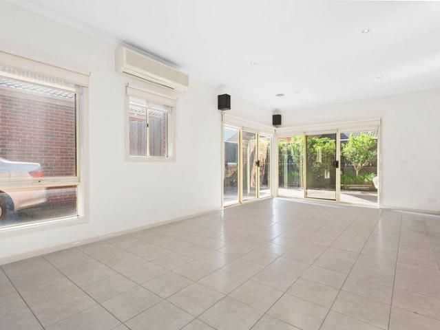 Townhouse for rent in Camerons Creek, Victoria