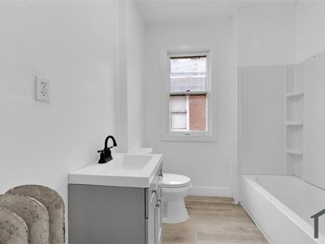 Townhouse for rent in Detroit