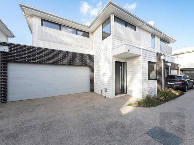 Townhouse for rent in Camerons Creek, Victoria