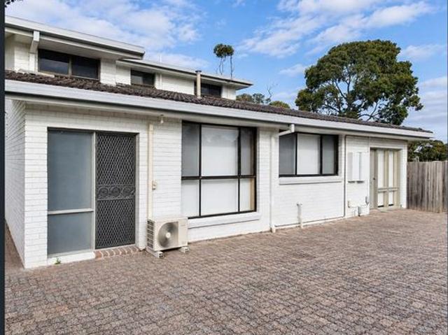Townhouse for rent in Camerons Creek, Victoria