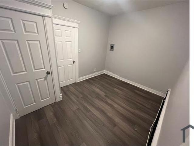 Townhouse for rent in Newark