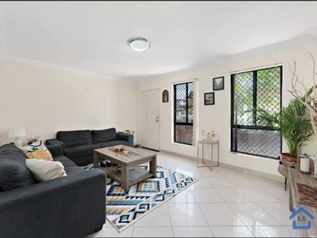 Townhouse for rent in Sydney, New South Wales