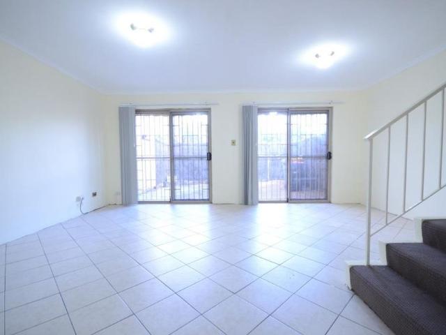 Townhouse for rent in Sydney, New South Wales