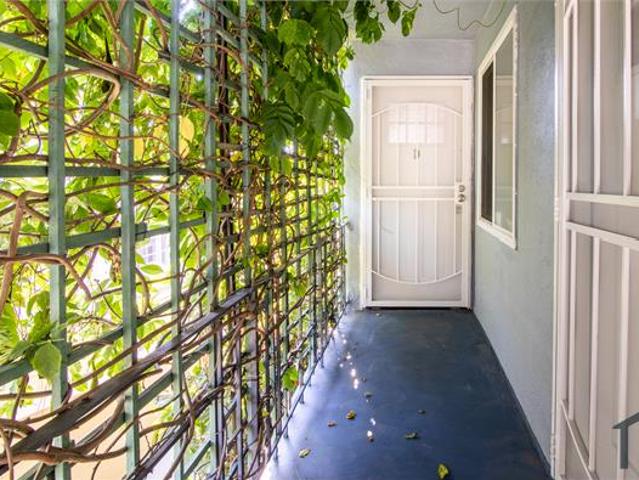 Townhouse for rent in Oakland