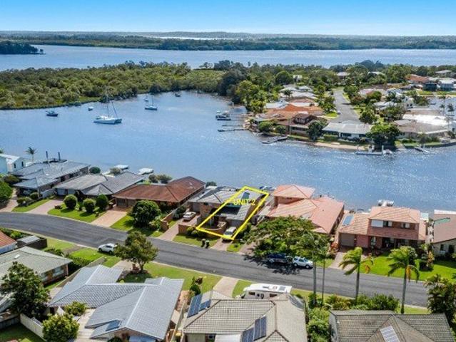 Townhouse for rent in Yamba, New South Wales