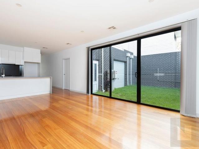 Townhouse for rent in Camerons Creek, Victoria