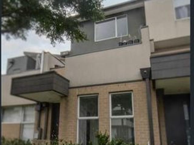 Townhouse for rent in Camerons Creek, Victoria