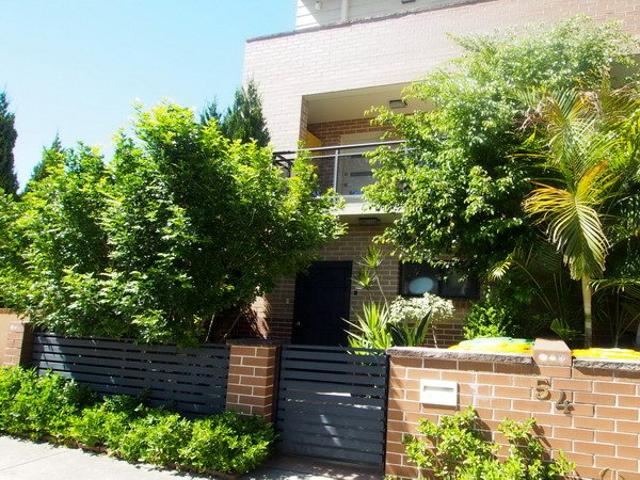 Townhouse for rent in Sydney, New South Wales