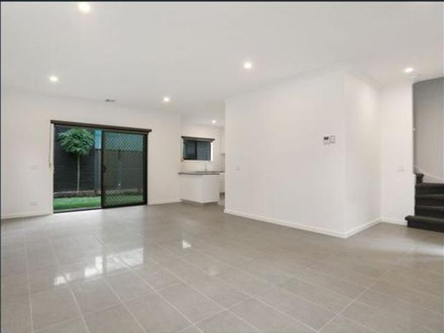 Townhouse for rent in Camerons Creek, Victoria