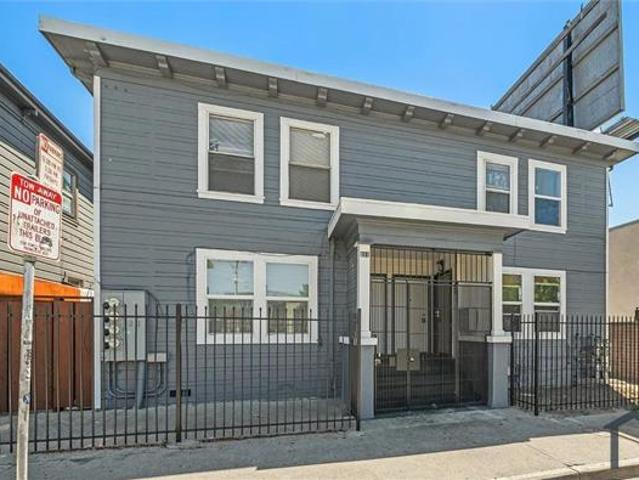 Townhouse for rent in Oakland