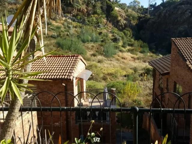 Townhouse for rent in Johannesburg, West