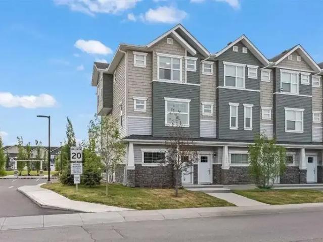 Townhouse for rent in Airdrie, Alberta
