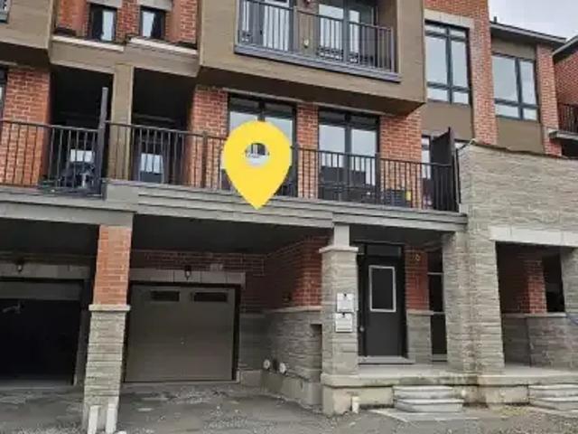 Townhouse for rent in Memorial Village, Ajax