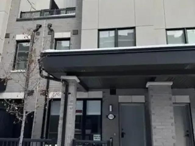Townhouse for rent in Bradford West Gwillimbury, Ontario