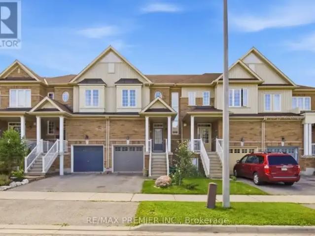 Townhouse for rent in Bradford West Gwillimbury, Ontario