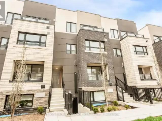 Townhouse for rent in Burlington, Ontario