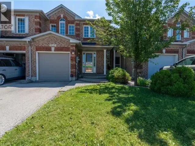 Townhouse for rent in Burlington, Ontario